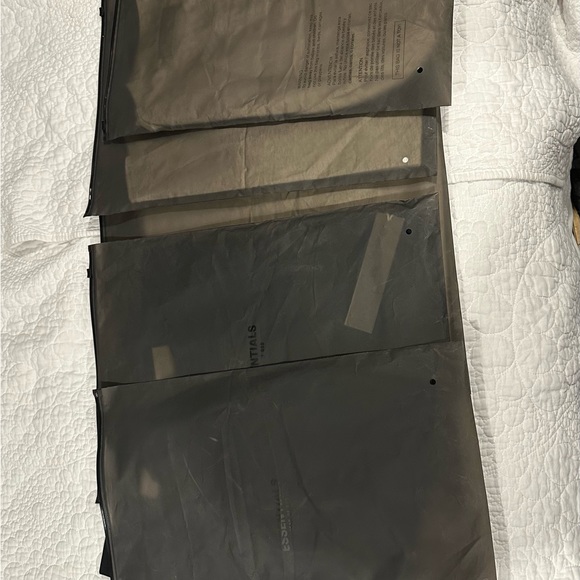 ESSENTIALS T-shirt - Picture 8 of 8